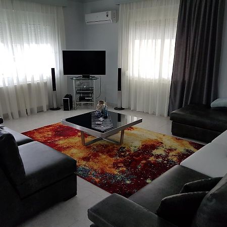 אספרובלטה Bourlis Apartments מראה חיצוני תמונה