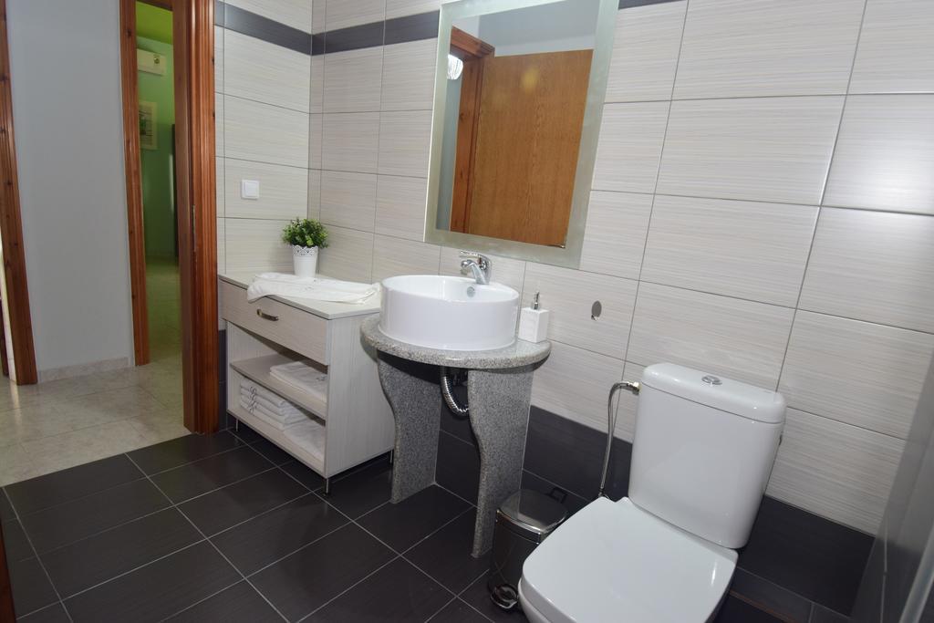 אספרובלטה Bourlis Apartments מראה חיצוני תמונה
